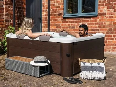 Tribeca Hot Tub Bubble & Jet Spa (4 To 6 People) • £1539