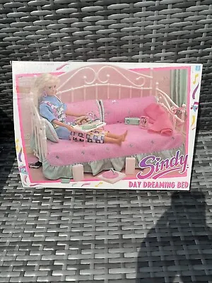£125 • Buy Vintage Hasbro 1989 Sindy Day Dreaming Bed & Accessories Complete  New Condition