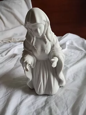 Kneeling Madonna Creamy Off White 6   Figurine Good Condition • $9