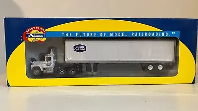 Ho Athearn 93132 Mack R Truck With 45' Trailer Union Carbide #1 • $36.21