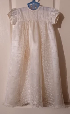 £9.95 • Buy Vintage Baby Ivory Nylon Net 27  Christening Gown And Bonnet.