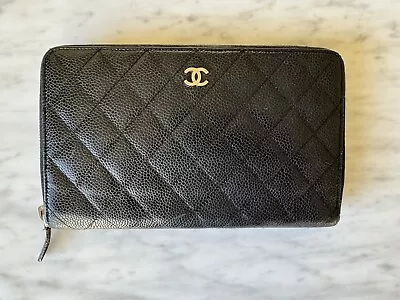 Authentic Chanel Wallet/purse • $950