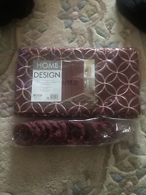 Bathroom Curtain 70” X 70” In Regal Red Patterning Complete With Curtain Rings! • £4.99