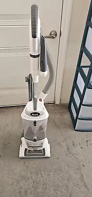 Shark Navigator Lift-Away White 1200W Professional Upright Vacuum - NV356E • $80