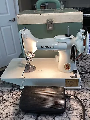 Vintage White Singer Featherweight Sewing Machine 221k  W/case • $699