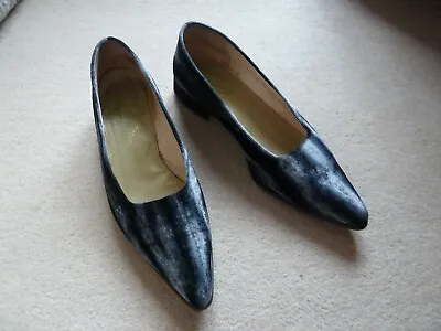 Vintage Captiva Black & Grey Crushed Velvet Low Heel Court Shoes Size 5-6 • £7