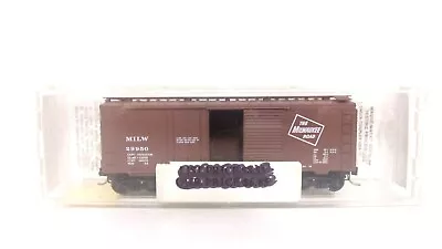 Kadee Micro Trains N MILW Milwaukee 40' Std Plug & Sliding Door Box Car 22180 • $15.74