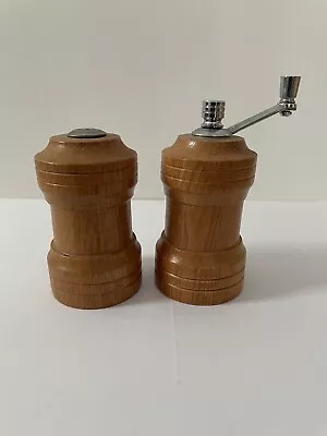 Vintage Olde Thompson Natural Wood Salt And Pepper Grinder Mill Shaker Set USA • $8.99