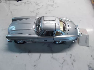 Franklin Mint 1954 Mercedes-Benz 300 SL Gullwing Die Cast Model Car 1:24 Scale • $20