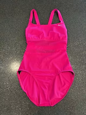Women’s Nike Standard Mesh Solid Edge V-Back One Piece Swimsuit Hot Pink Large • £16.40