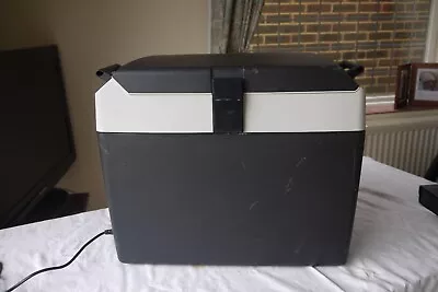 Large Halfords In Car Cooler Fridge Coolbox 12v FD-28B-12 Halfords 40 Litre 12V • £5