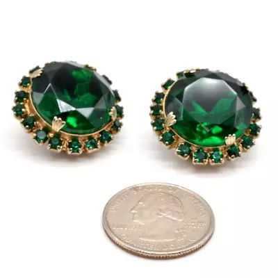 Emerald Green Earrings Gold Tone Clip-On  Vintage Rhinestone Christmas Gift A157 • $34.99