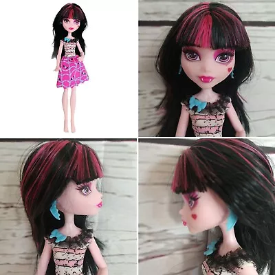 Monster High Draculaura Doll 11  Pink Skirt Blue Bat Earrings And Pendant  • $19.99