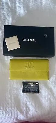 New CHANEL Wallet • $680