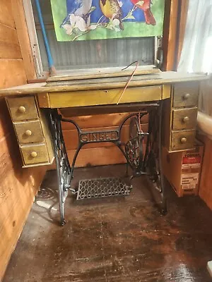Singer Sewing Machine Vintage In Cabinet • $400