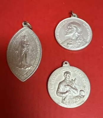VINTAGE BEHOLD THIS HEART SACRED HEART PENDANT & 2 Others (JJ) • $9.95