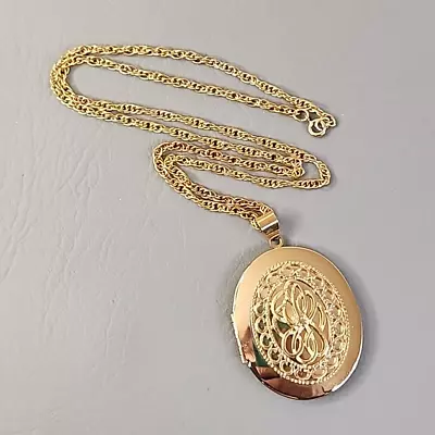 Locket Necklace Vtg Scrolled Medallion Oval Photo Gold Tone Rope Chain 23.5  • $24