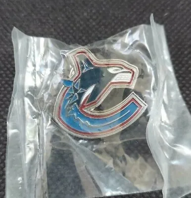 NHL Vancouver Canucks Logo Pin Whale Orca Hockey Vintage OOP Off. Lic. Prod. • $14.99