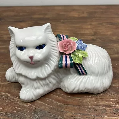 Vintage Ribbon Roses For Seymour Mann White Ceramic Cat Rose Bow Figurine 1979 • $19.95