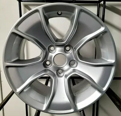 (1) OEM 07-23 Wrangler /20-23 Gladiator 17  Silver Wheel / Rim 77072472AB • $189.99