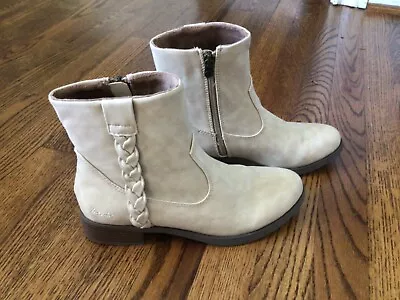 Blowfish Malibu Womens Boots Size 8 Cream Zip Up Booties • $14