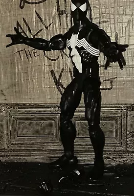 MARVEL LEGENDS RETRO SYMBIOTE SPIDER-MAN BLACK SUIT 6  Action Figure • $40