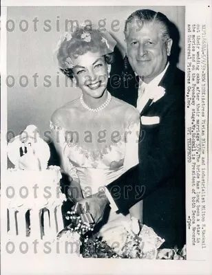 1959 Wire Photo Actress Vivian Blaine Milton Rackmil Decca Universal President • $15