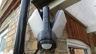 £69.99 • Buy Corner Mountable Dual / Two Way Security Floodlight Light With 360 Motion Sensor