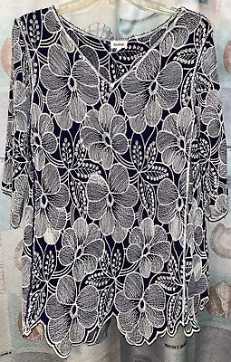 XL-1X Navy Blue & White Floral Embroidered Top W/ Scalloped Hem By Kindred EUC • $7