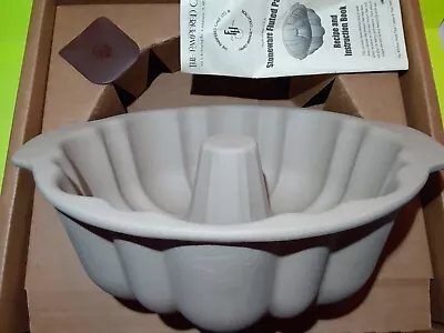 $79.99 • Buy Pampered Chef Stoneware 10  Fluted Bundt Pan # 1440 NEW IN BOX FAMILY HERITAGE
