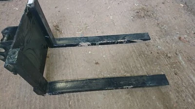 £500 • Buy Digger Pallet Forks Attachment  25mm Pins