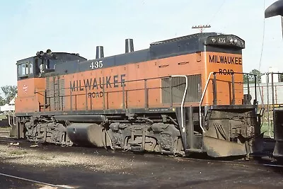 Original Slide MILW Milwaukee Road MP15AC #435 - Janesville WI 1977 • $3.79