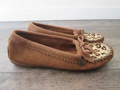 Minnetonka Womens Moccasins Shoes 7 M Kilty Leopard Animal Print Suede Flats • $16