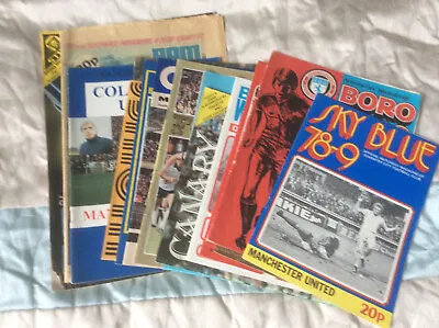 17 Manchester United Away Programmes From 1978/9 • £7.49