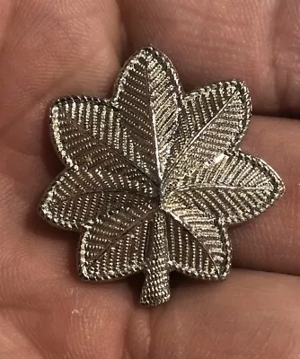 Vietnam Era Lieutenant Colonel Silver Oak Leaf Insignia Military Pin • $8.75