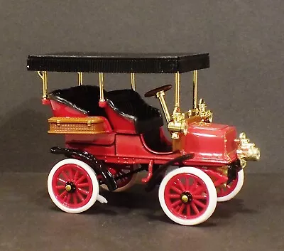  1.32 National Motor Museum Mint 1904 Cadillac B Surrey  • £4.99