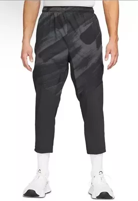 NIKE Dri-FIT Sport Clash Lightweight Stretch Cropped Training Pants Mens Small • $34.99