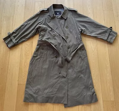 Vintage Burberrys Of London Trenchcoat - Size 42 Reg • $250