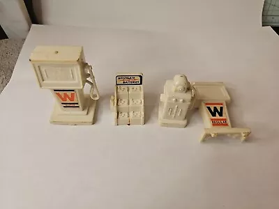 Vintage Marx Gas/Service Station Accessories Gas Pumps Batteries.  • $27