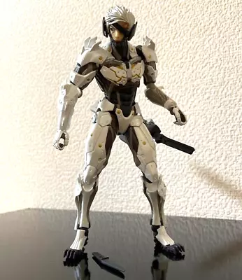 Metal Gear Rising Revengence Raiden Revoltech Yamaguchi Kaiyodo White Armor USED • $117.99