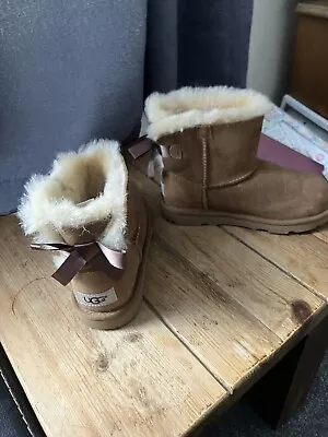 Bailey Bow Child’s Size 13 Ugg Boots • £40