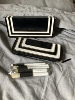 £70 • Buy MAC Stroke Of Midnight Brush Kit 2013 - New And Unused - Discontinued Set