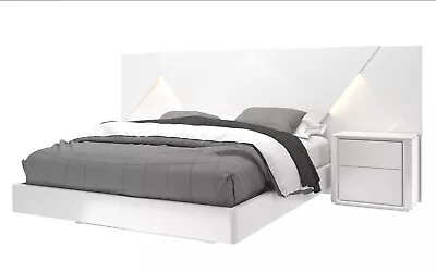 Heike Modern Queen Bedroom Set In White 5 Piece • $7471.75