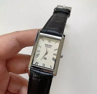 Seiko Slim Quartz WHITE FACE ROMAN FIGURE BLACK BAND Japan Made Men Wrist Watch • $33.64