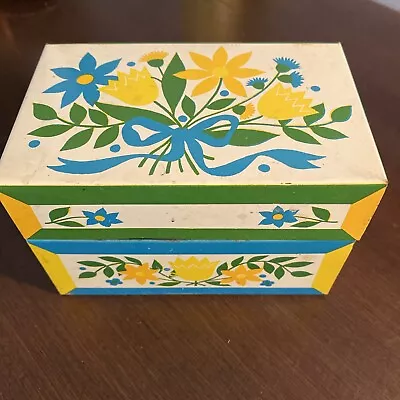 Vintage Syndicate Mfg. Tin Metal Recipe Box Floral With Index Cards • $10