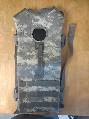 US Military Hydration System Carrier Molle II ACU Digital Used No Bladder. • $1