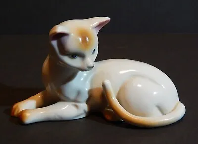 Vintage Porcelain Figurine Siamese Cat Blue Eyes ~ Nice! • $6.75