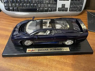 Maisto Special Edition 1/18 Scale #807B Jaguar XJ220 - Dark Blue - Boxed • £20.49