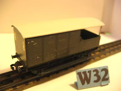 HORNBY DUBLO 1938-41 G.W 68796 PARK ROYAL ‘Toad’ BRAKE VAN . Grey / White  • £15