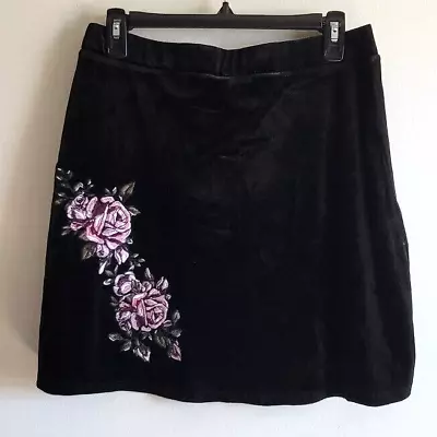 Black Velvet Skirt Size Large MM My Michelle Embroidered Flowers Roses Stretch • $17.50